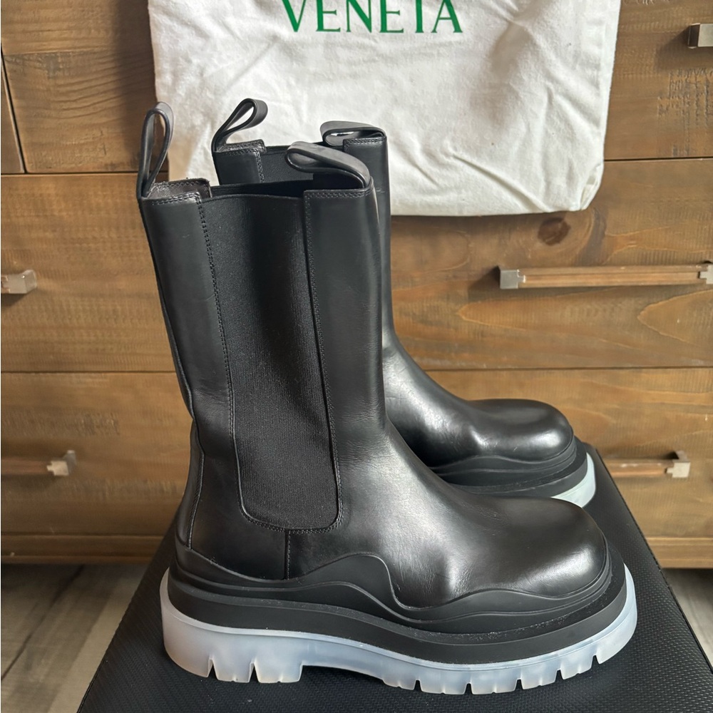 Bottega Veneta tire boots size 38.5 black with transparent outsoles Authentic